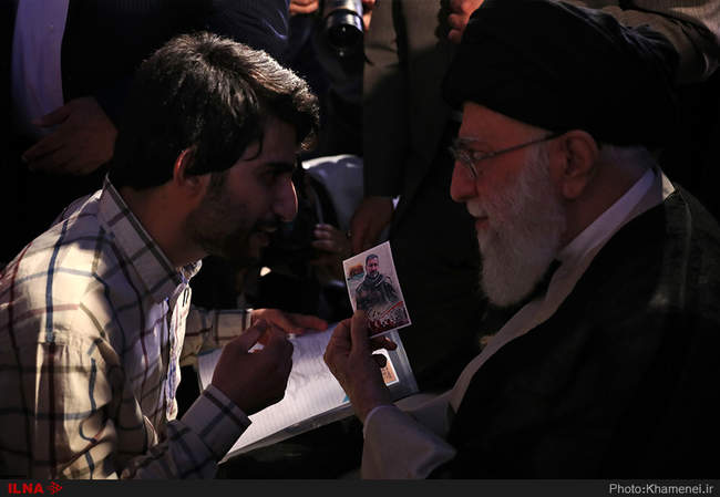 دیدار جمعی از شاعران و اهالی فرهنگ و ادب با رهبر انقلاب