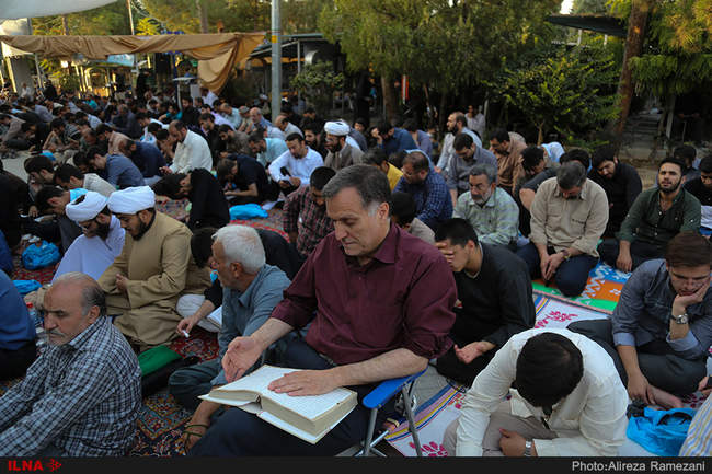 مراسم دعای عرفه در گلزار شهدای بهشت زهرا(س) 