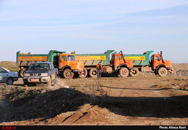 تلاش مدیریت بحران استان قزوین برای مهار سیلاب رودخانه حاجی عرب 