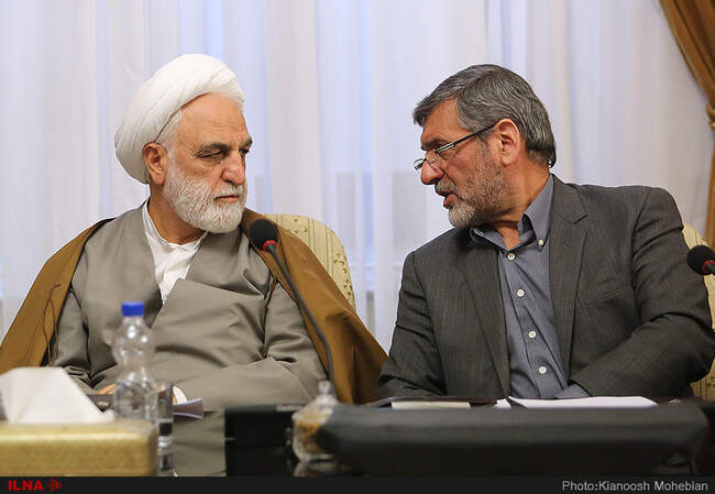 صحبت‌های درگوشی حداد عادل و باهنر در غیبت روسای قوا/ احمدی‌نژاد هم نیامد