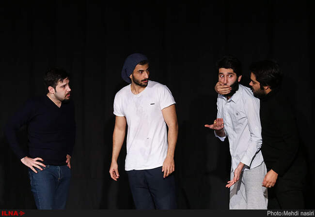 نمایش دَر به کارگردانی شهاب مهربان