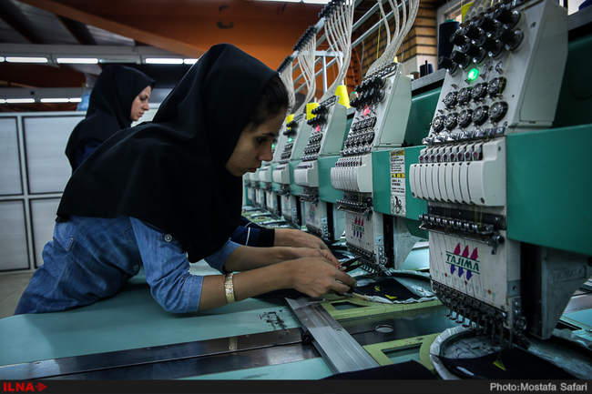 بازدید معاون توسعه اشتغال وزیر کار از کارخانه روناک جین