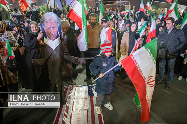 آیین وداع با پیکر شهدای ناوشکن «دنا» 