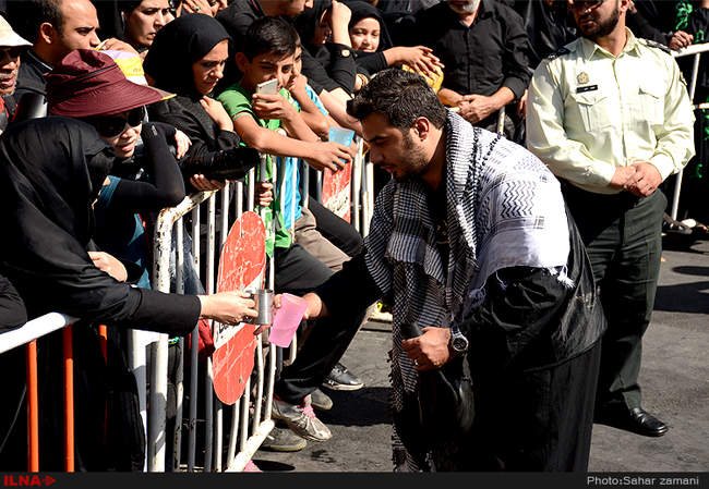 عزاداری ظهر عاشورا در بازار بزرگ تهران /2