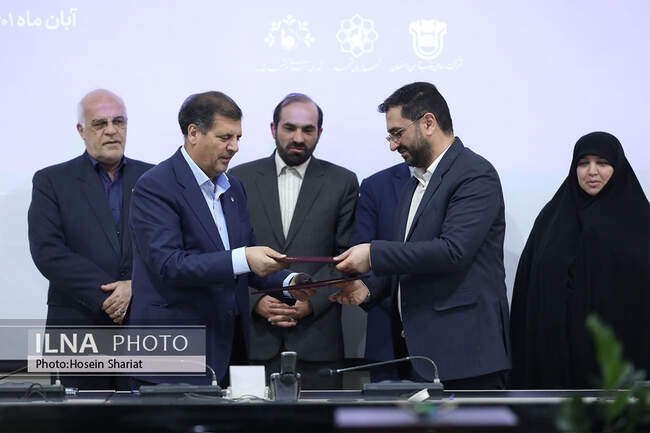 امضاء تفاهم‌نامه همکاری شهرداری مشهد با ذوب‌آهن اصفهان