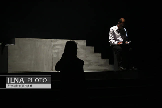 نمایش آئورا به کارگردانی مهدی محبعلی