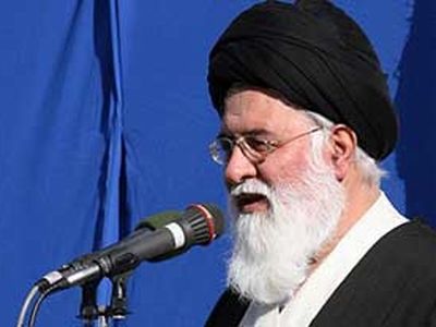 کوتاه‌فکر‌ها مردم را از جنگ می‌ترسانند/ دفاع از حجاب و مقابله با ولنگاری تنها وظیفه حکومت نیست