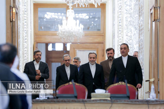 نشست وزیر خارجه با سفرای کشورهای خارجی
