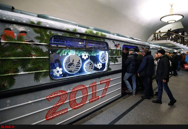 تزیین واگن های قطار مسکو برای ایجاد شور و نشاط سال نو میان شهروندان