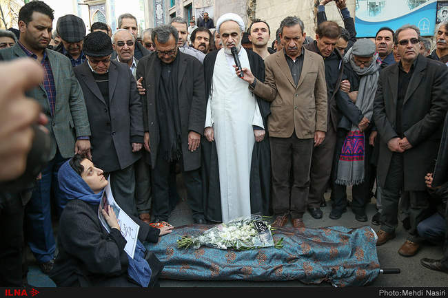 مراسم تشییع پیکر پوران شریعت‌رضوی همسر دکتر علی شریعتی