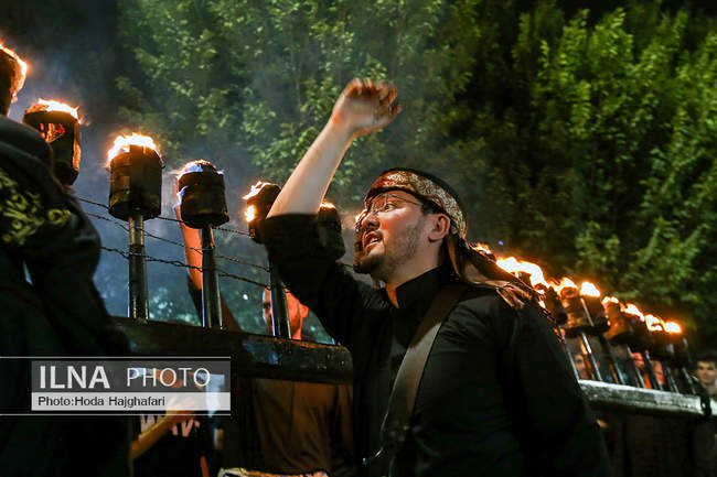 آیین مشعل گردانی دسته نجفی های مقیم قم