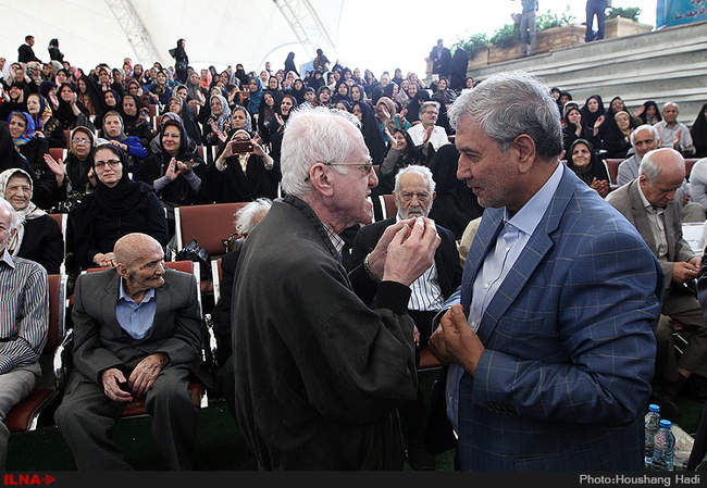 نکو داشت روز جهانی سالمند با حضور وزیرکار در بوستان جوانمردان