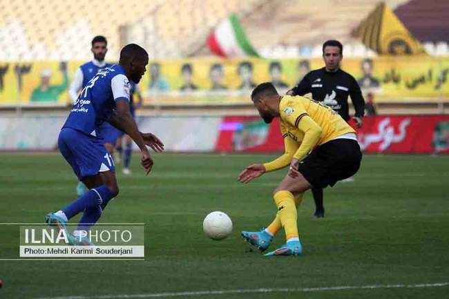 گزارش تصویری فوتبال سپاهان و استقلال 