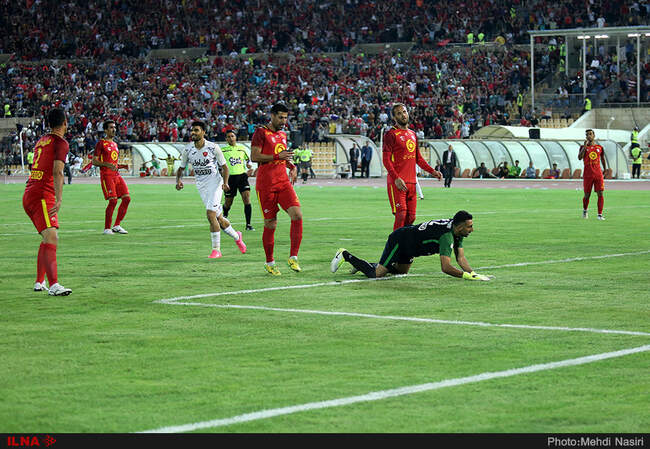 دیدار تیمهای پرسپولیس تهران و نفت تهران