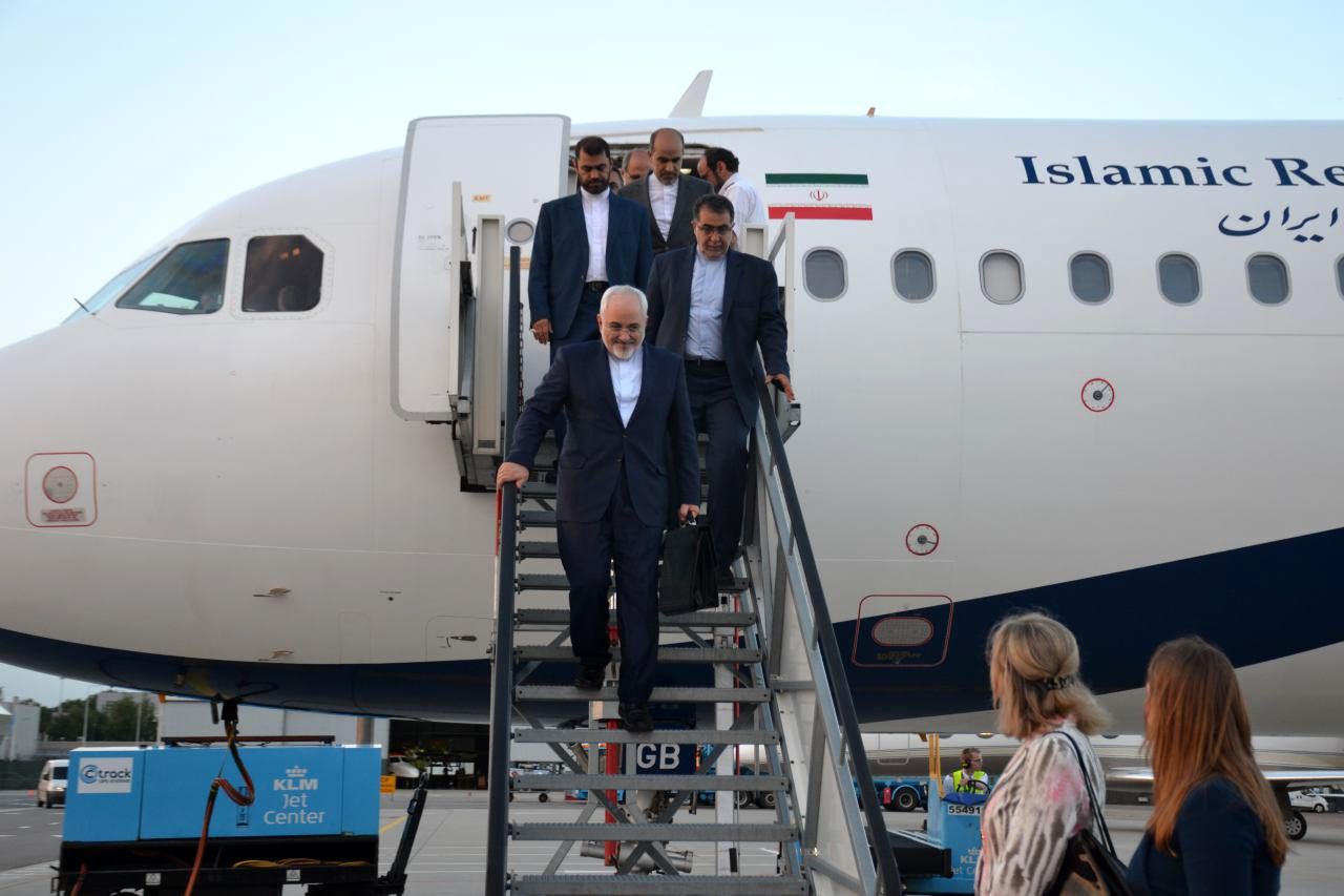 ظریف وارد هلند شد