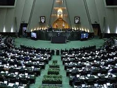قادری: تامین آب صنایع با مصرف بیش از ۳۰۰ هزار مترمکعب در سال از طریق پروژه‌های انتقال آب
