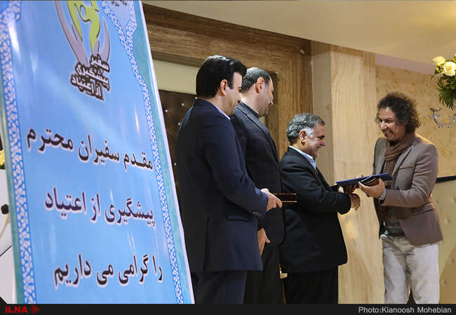 مراسم تقدیر از هنرمندان و سفرای پیشگیری از اعتیاد