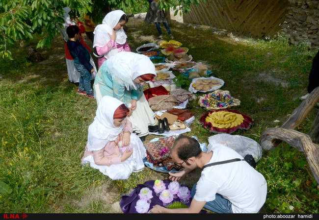 مراسم عیدی بران (بردن هدیه برای نوعروس) در روستاهای گیلان‎