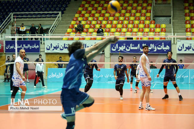 مسابقه والیبال بین دخانیات تهران و چادر ملو اردکان