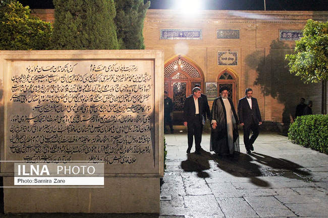 دیدار مردم شیراز با  رئیس جمهور و مراسم بزرگداشت حافظ