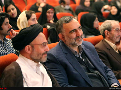 نقد می‌تواند بخش عظیمی از کتاب‌سازی را مرتفع کند