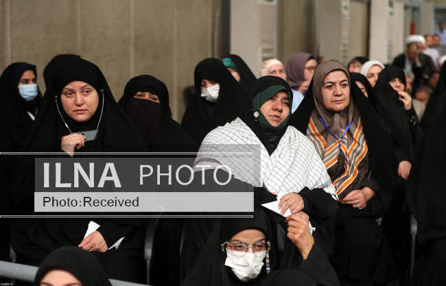 دیدار جمعی از مردم، مسئولان و مهمانان کنفرانس وحدت اسلامی با مقام مع�