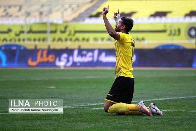 برد  تیم فوتبال سپاهان اصفهان مقابل نفت مسجد سلیمان