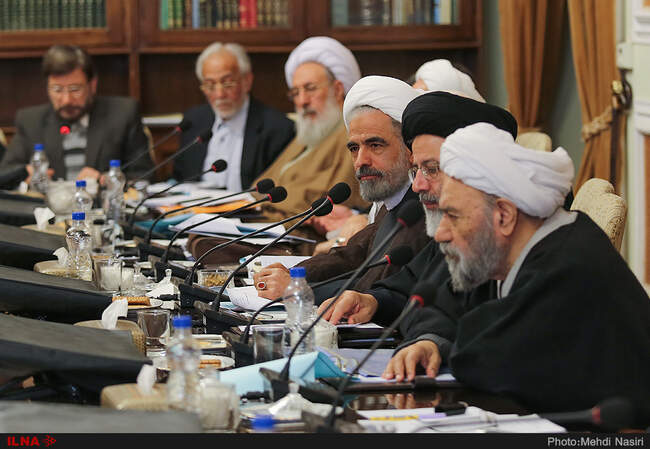 از رایزنی احمدی‌نژاد با دبیر شورای عالی امنیت ملی تا جای خالی روسای ۲ قوه در جلسه امروز مجمع تشخیص