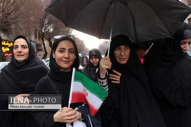 حضور مردم تبریز در راهپیمایی ۲۲ بهمن