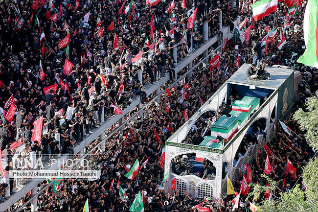 تشییع پیکر مطهر رهبر شهید انقلاب در مشهد / 1