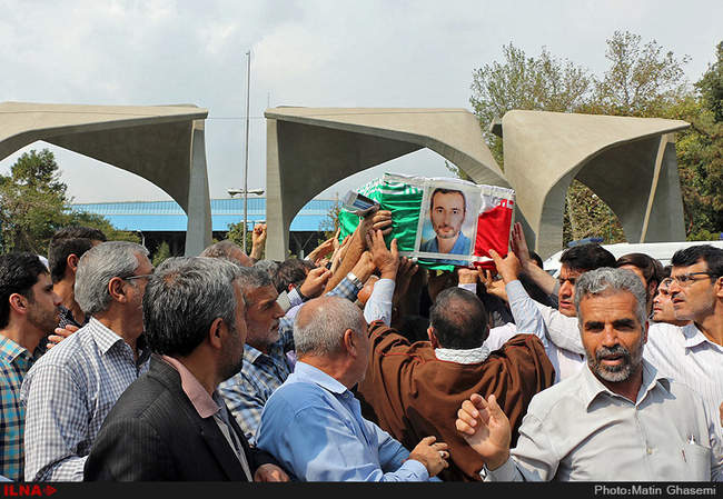 مراسم تشییع پیکر احمد حاتمی دانشمند جان باخته در حادثه مکه