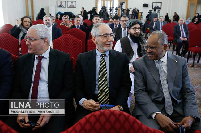 نشست وزیر امور خارجه با سفرا و روسای نمایندگی‌های خارجی مقیم تهران