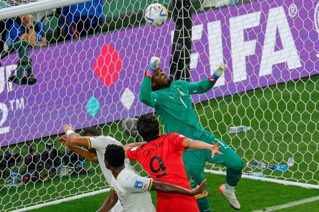 TOPSHOT-FBL-WC-2022-MATCH30-KOR-GHA