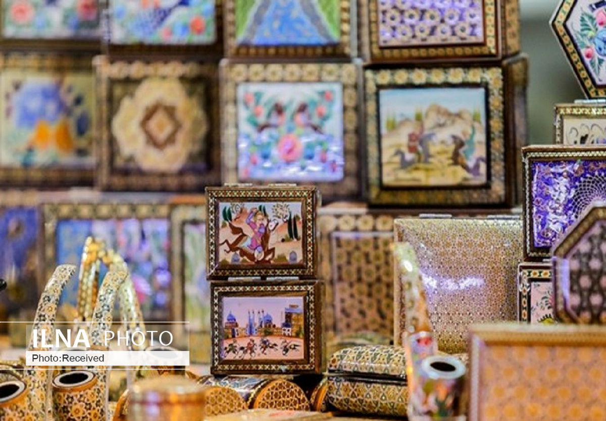 نمایشگاه نوروزی صنایع‌دستی در بوئین‌زهرا و آوج برگزار شد
