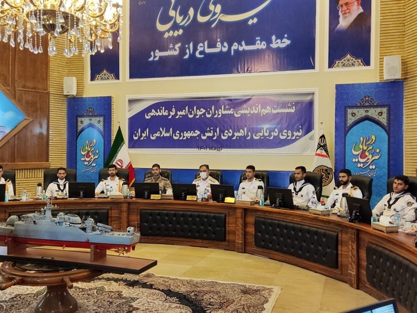 دیدار امیر دریادار ایرانی با دانش پژوهان، هنرآموزان، سربازان و افسران وظیفه