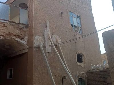 شهرداری، یک خانه و دالان تاریخی را در بافت تاریخی کدیورِ سمنان از سر راه برداشت!