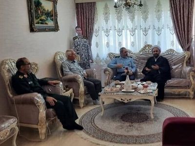 شهدای مدافع حرم از عمق استراتژیک کشورمان دفاع کردند