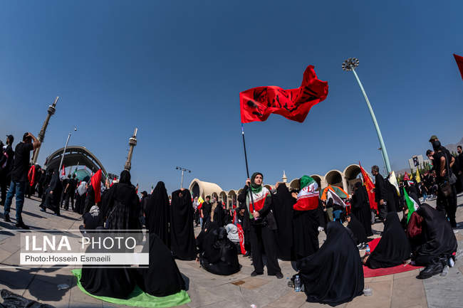 اقامه نماز بر پیکر رهبر شهید انقلاب در مصلای تهران/ 8