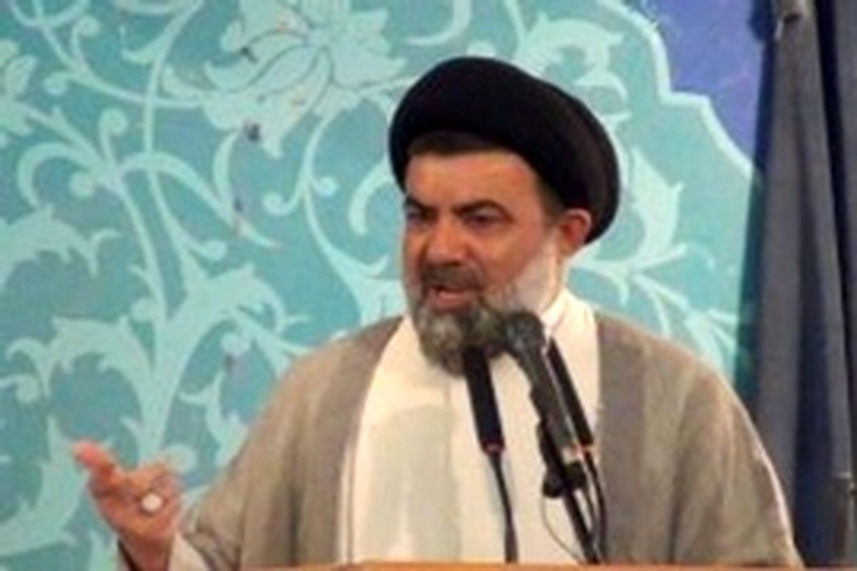 امام جمعه خرم آباد به عنوان امام جمعه برتر مورد تقدیر قرار گرفت