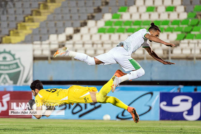 دیدار تیمهای فوتبال آلومینیوم اراک و پیکان تهران