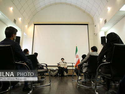 دیدار جمعی از جوانان،نخبگان و فعالین دانشجویی با حجت الاسلام و المسلمین سید ابراهیم رئیسی