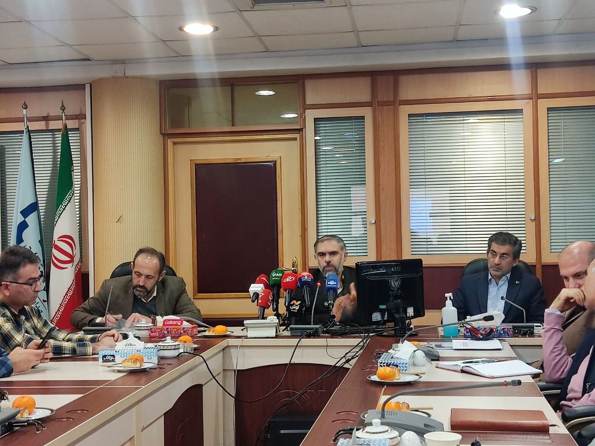 بازدید خبرنگاران از مرکز تحقیقات صداوسیما/ آیا رسانه ملی ۷۰ درصد مخاطب دارد؟