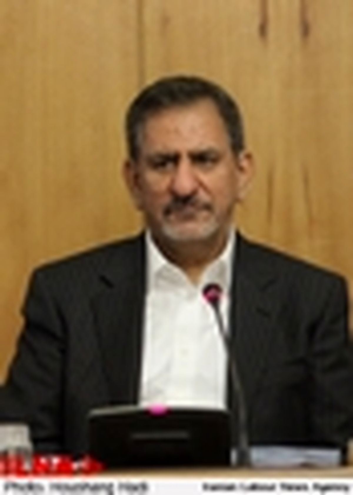 معاون اول رئیس جمهور حرمین شریفین کاظمین را زیارت کرد