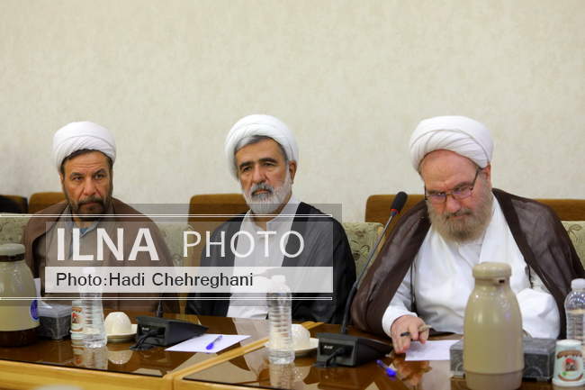 دیدار رئیس‌جمهور با علما و مراجع عظام در سفر به قم