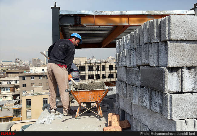 چرخ اقتصاد از چرخش بازوان کارگران می چرخد