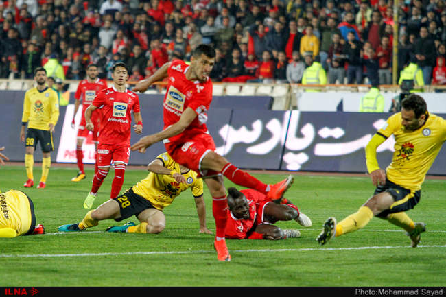 دیدار تیمهای پرسپولیس و پارس جنوبی جم