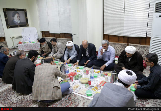 ضیافت افطاری اساتید تفسیرقرآن در دارالقرآن علامه طباطبایی