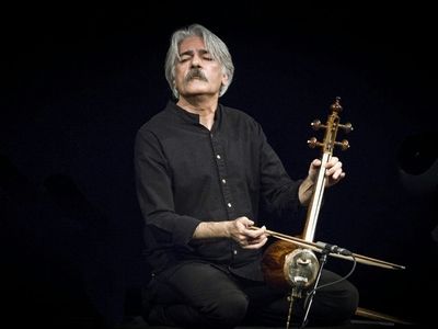 کنسرت آنلاین کیهان کلهر در «خانه امین‌السلطان» برگزار شد/همراهی بیست‌هزار نفری مخاطبان