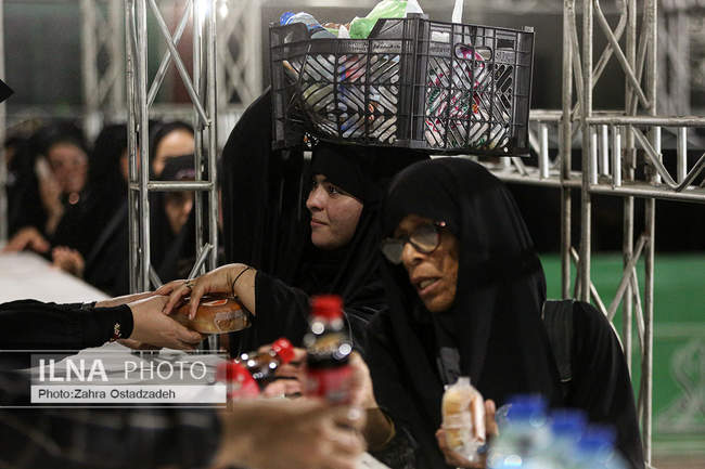 عبور زائران اربعین حسینی از مرز شلمچه