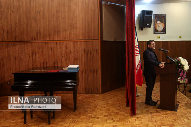 بازدید وزیر فرهنگ و ارشاد اسلامی از هنرستان موسیقی دختران